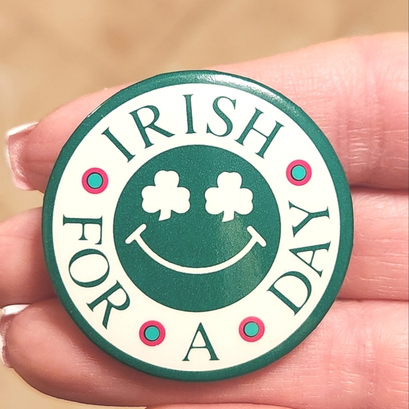 Creative Irish Gifts Shamrock Earrings & Irish For A Day Button - Picture 4 of 5